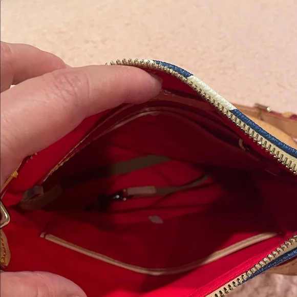 Dooney & Bourke Navy and White Chevron Crossbody Bag - Picture 4 of 6